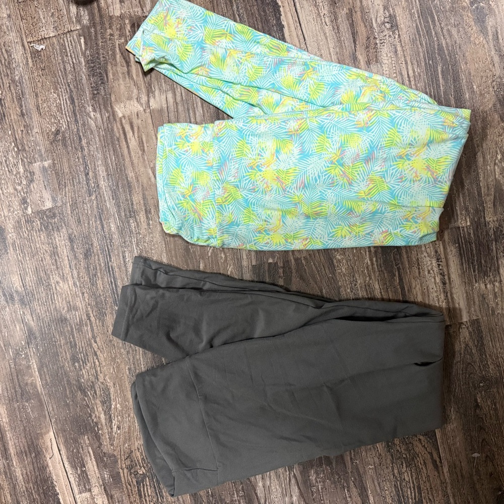 LuLaRoe Tropical Print and Gray Leggings Set